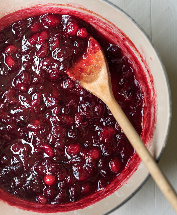 4-Ingredient-Homemade-Cranberry-Sauce-3